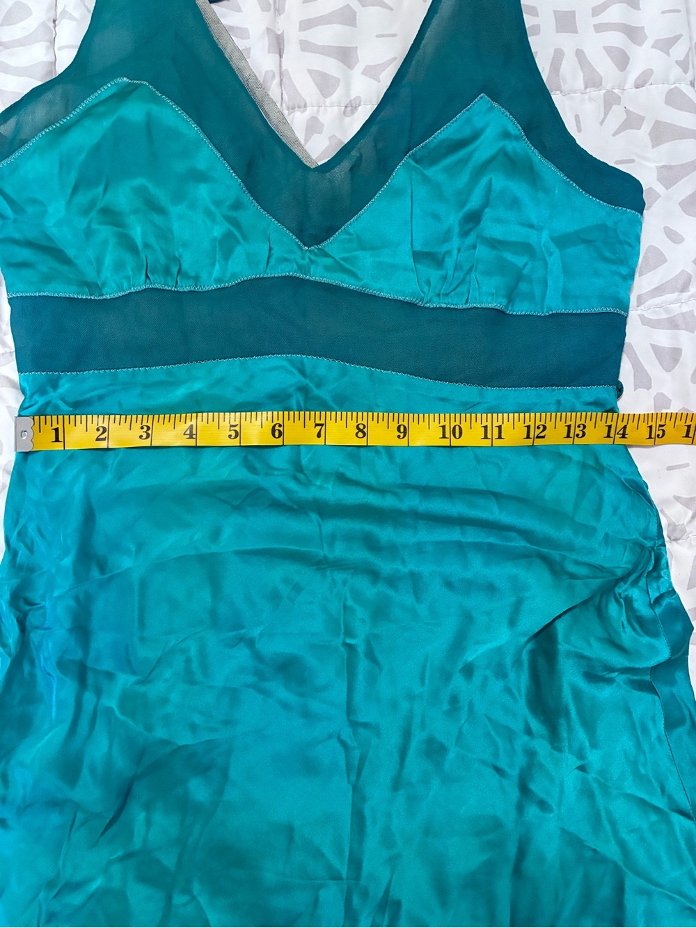 BCBG Max Azria Emerald green Satin Chiffon Dress | Size 6 | Y2K - Picture 8 of 8